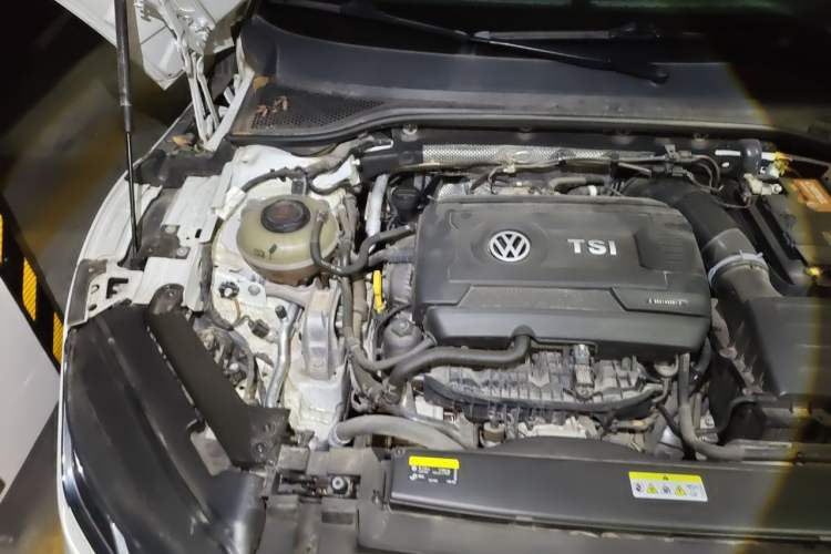 Used Volkswagen FAW-Volkswagen CC 2023 380TSI Striking Edition Engine Bay Right