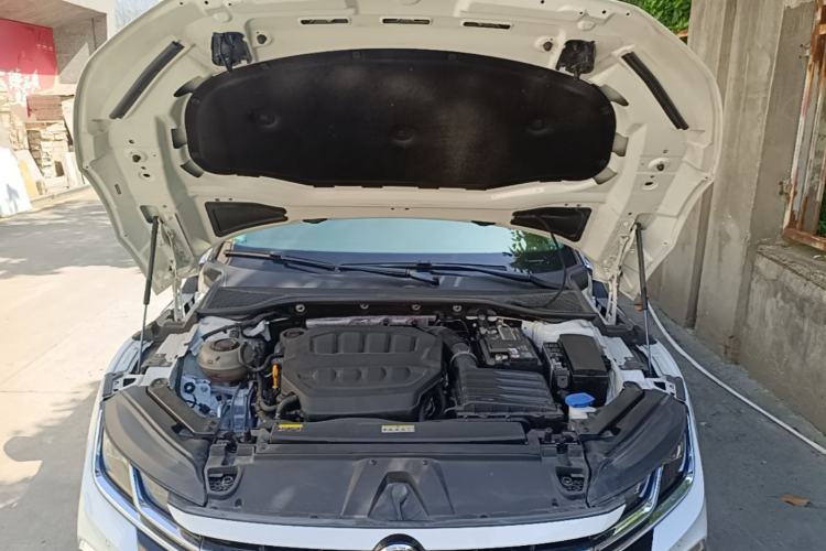Used Volkswagen FAW-Volkswagen CC 2023 Hunting Vehicle 380TSI Hunter's Heart Edition Engine Bay