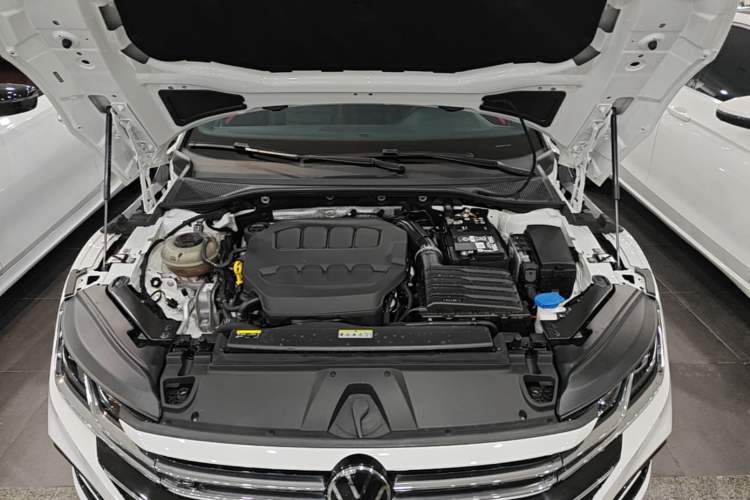 Used Volkswagen FAW-Volkswagen CC 2023 380TSI Striking Edition Engine Bay