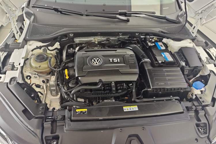Used Volkswagen FAW-Volkswagen CC 2023 Hunting Vehicle 380TSI Hunter's Heart Edition Engine Bay