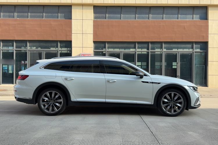 Used Volkswagen FAW-Volkswagen CC 2023 Hunting Vehicle 380TSI Hunter's Heart Edition Exterior 2