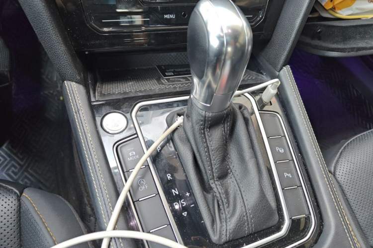 Used Volkswagen FAW-Volkswagen CC 2023 380TSI Striking Edition Gear Lever