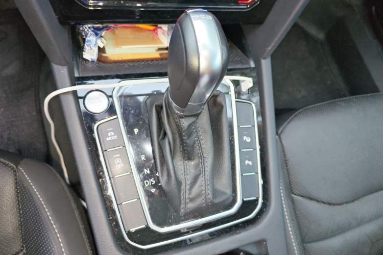 Used Volkswagen FAW-Volkswagen CC 2023 380TSI Striking Edition Gear Lever