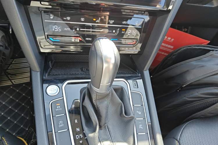 Used Volkswagen FAW-Volkswagen CC 2023 380TSI Striking Edition Gear Lever