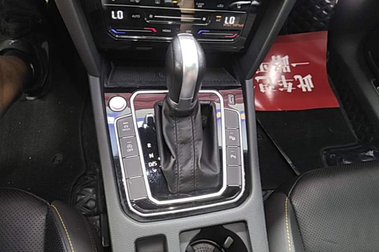 Used Volkswagen FAW-Volkswagen CC 2023 380TSI Striking Edition Gear Lever