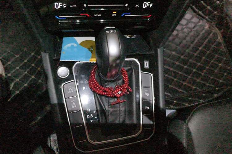 Used Volkswagen FAW-Volkswagen CC 2023 Hunting Vehicle 380TSI Hunter's Heart Edition Gear Lever