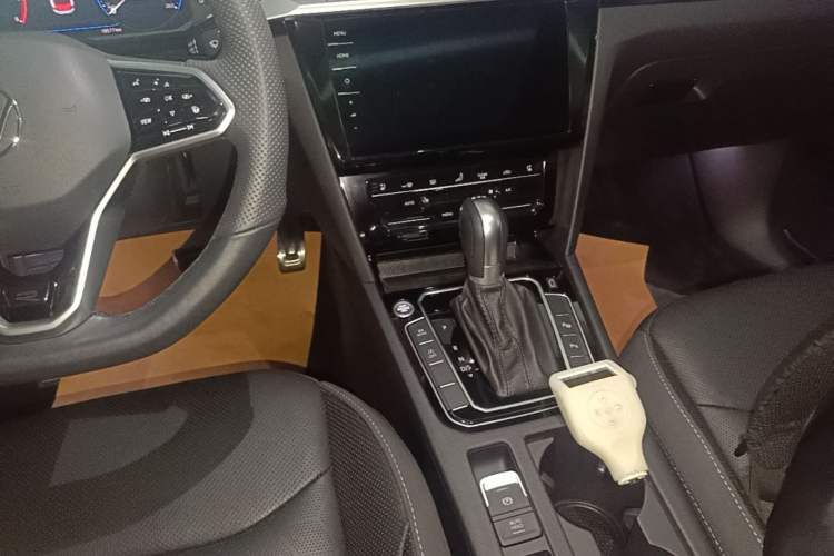 Used Volkswagen FAW-Volkswagen CC 2023 380TSI Striking Edition Gear Lever