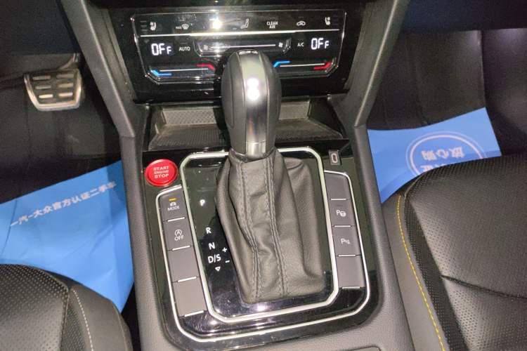 Used Volkswagen FAW-Volkswagen CC 2023 380TSI Striking Edition Gear Lever