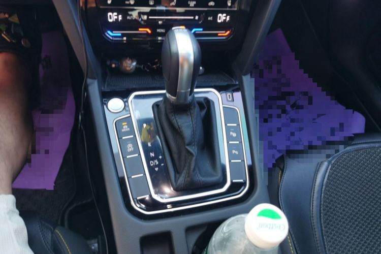 Used Volkswagen FAW-Volkswagen CC 2023 380TSI Striking Edition Gear Lever