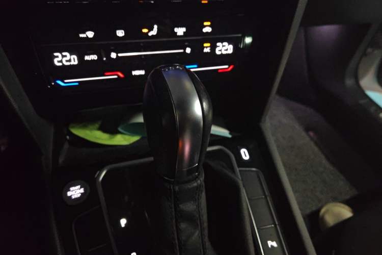 Used Volkswagen FAW-Volkswagen CC 2023 330TSI Ignite Edition Gear Lever