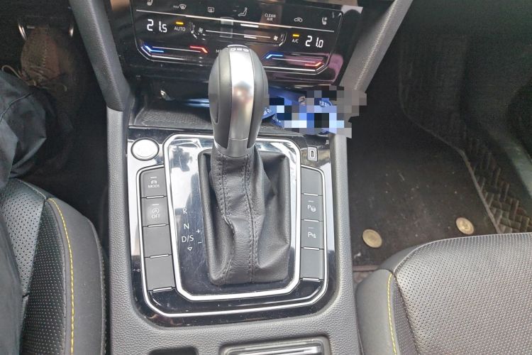 Used Volkswagen FAW-Volkswagen CC 2023 380TSI Striking Edition Gear Lever