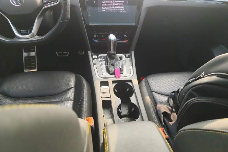Used Volkswagen FAW-Volkswagen CC 2023 380TSI Striking Edition Gear Lever