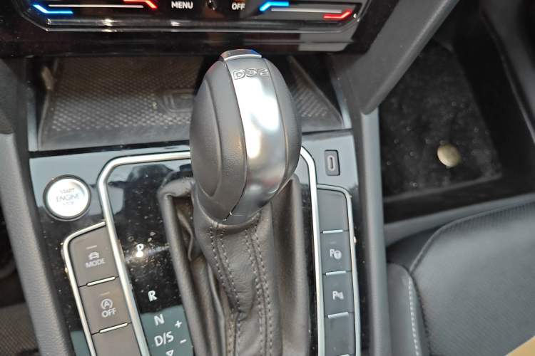 Used Volkswagen FAW-Volkswagen CC 2023 380TSI Striking Edition Gear Lever