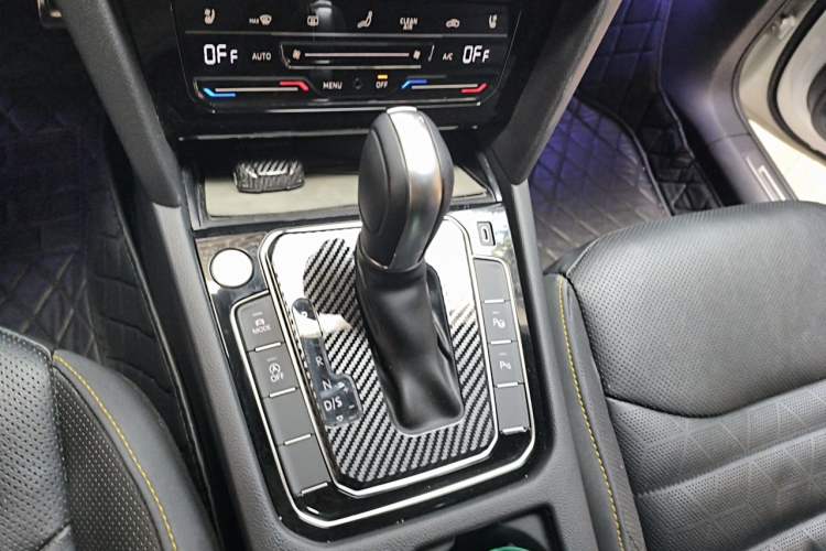 Used Volkswagen FAW-Volkswagen CC 2023 380TSI Striking Edition Gear Lever
