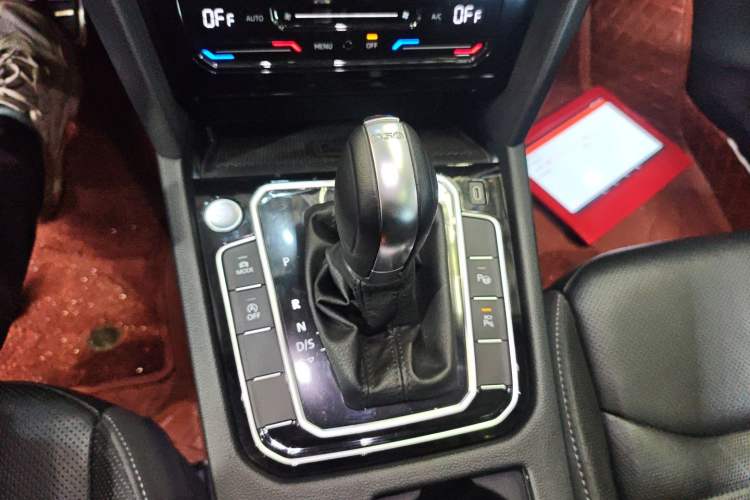 Used Volkswagen FAW-Volkswagen CC 2023 Hunting Vehicle 380TSI Hunter's Heart Edition Gear Lever