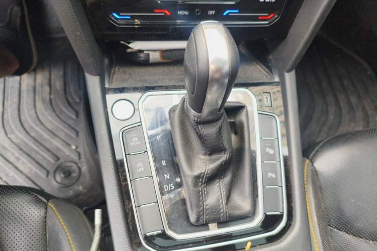Used Volkswagen FAW-Volkswagen CC 2023 380TSI Striking Edition Gear Lever