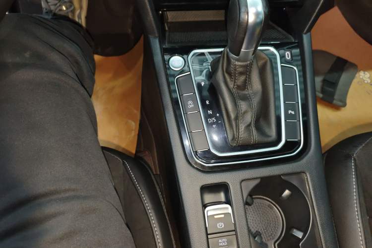 Used Volkswagen FAW-Volkswagen CC 2023 330TSI Ignite Edition Gear Lever