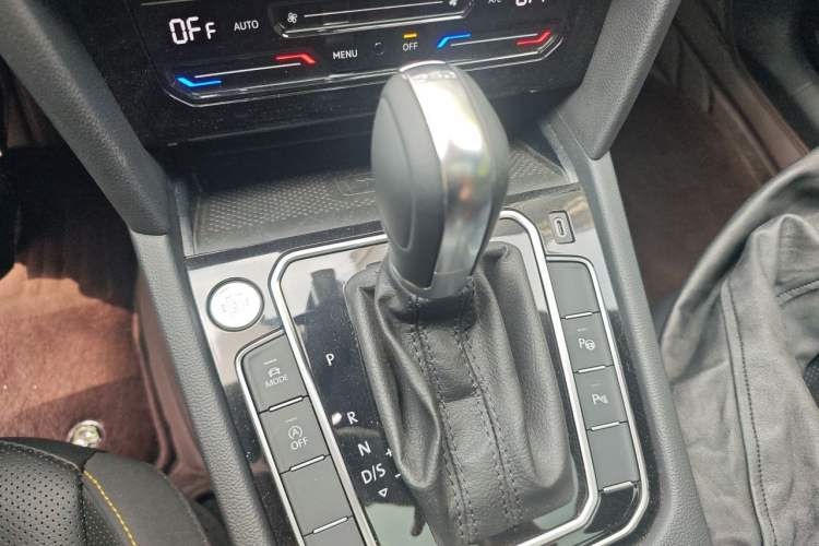 Used Volkswagen FAW-Volkswagen CC 2023 380TSI Striking Edition Gear Lever