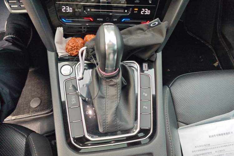 Used Volkswagen FAW-Volkswagen CC 2023 Hunting Vehicle 380TSI Hunter's Heart Edition Gear Lever