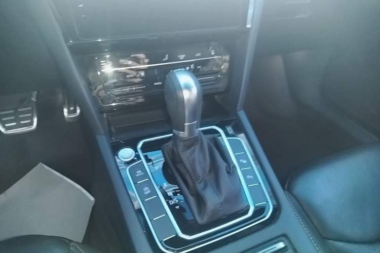 Used Volkswagen FAW-Volkswagen CC 2023 380TSI Striking Edition Gear Lever