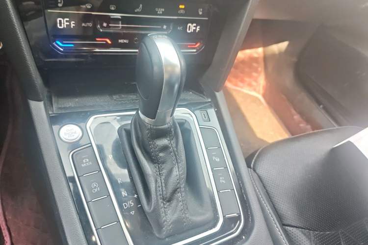 Used Volkswagen FAW-Volkswagen CC 2023 Adventure Vehicle 380TSI Trailblazer Edition Gear Lever