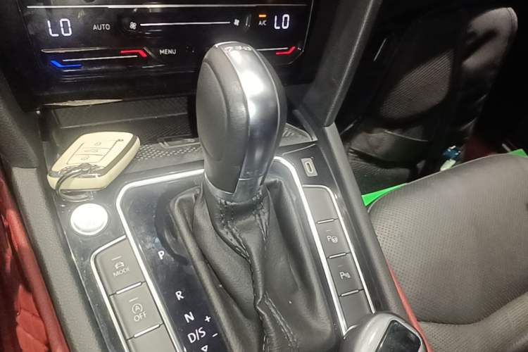 Used Volkswagen FAW-Volkswagen CC 2023 380TSI Striking Edition Gear Lever
