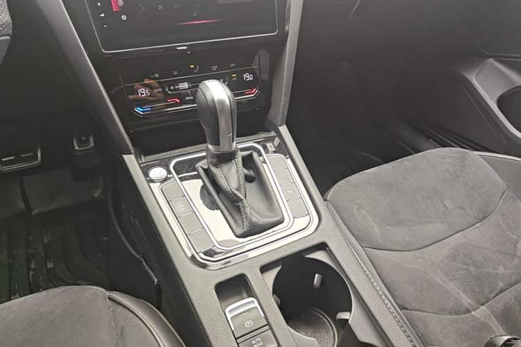 Used Volkswagen FAW-Volkswagen CC 2023 330TSI Ignite Edition Gear Lever