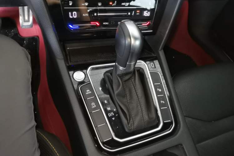 Used Volkswagen FAW-Volkswagen CC 2023 380TSI Striking Edition Gear Lever