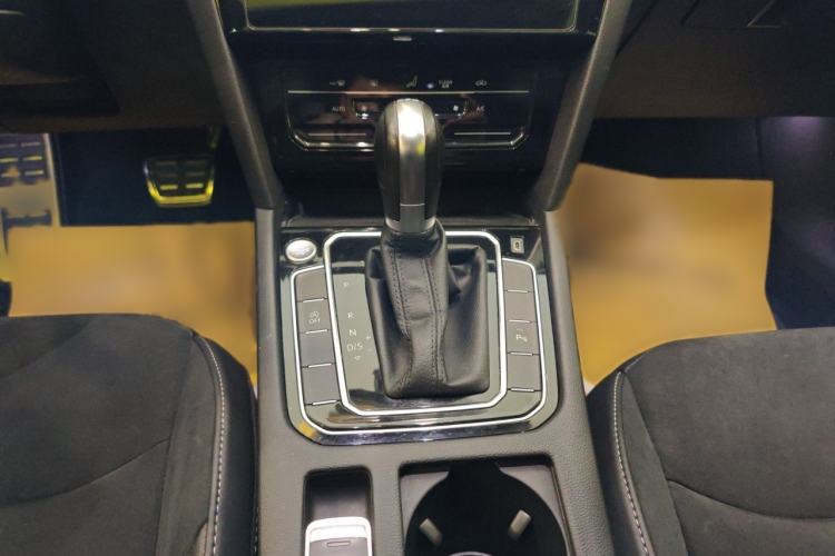 Used Volkswagen FAW-Volkswagen CC 2023 330TSI Ignite Edition Gear Lever