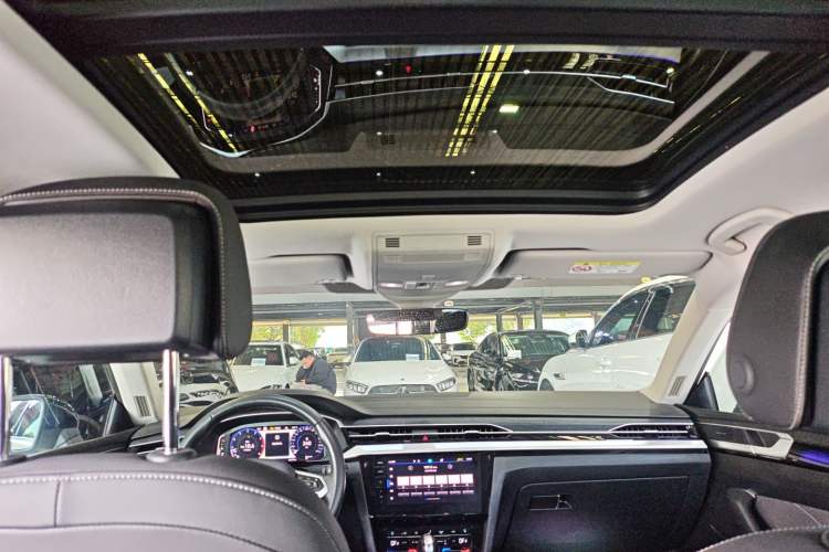 Used Volkswagen FAW-Volkswagen CC 2023 Hunting Vehicle 380TSI Hunter's Heart Edition Headliner