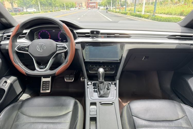 Used Volkswagen FAW-Volkswagen CC 2023 380TSI Striking Edition Interior 1