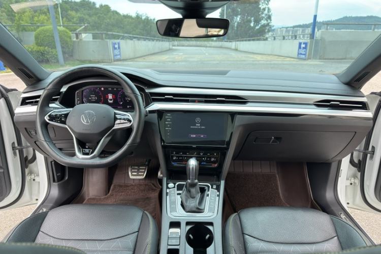 Used Volkswagen FAW-Volkswagen CC 2023 380TSI Striking Edition Interior 1