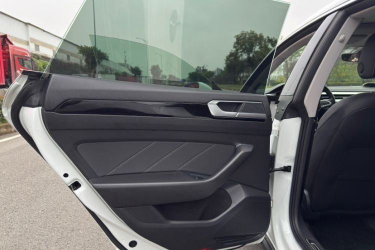 Used Volkswagen FAW-Volkswagen CC 2023 Adventure Vehicle 330TSI Hunter Vision Edition Interior 10