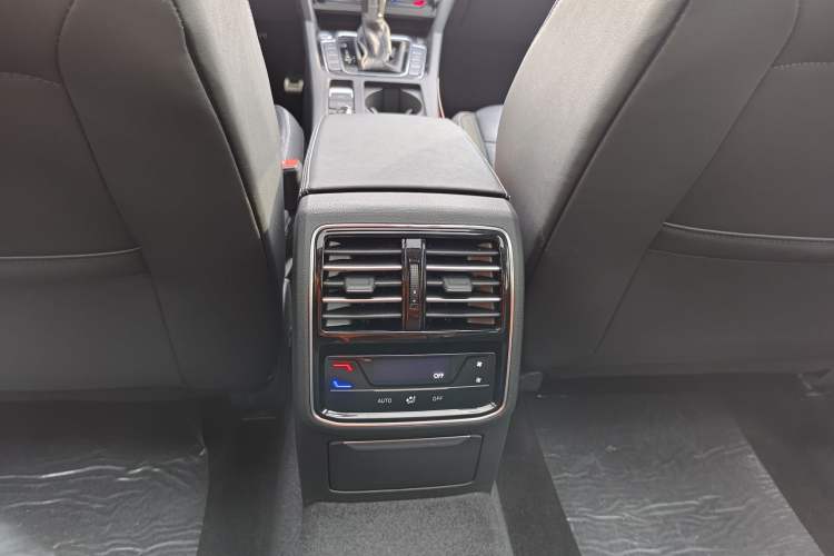 Used Volkswagen FAW-Volkswagen CC 2023 Hunting Vehicle 380TSI Hunter's Heart Edition Interior 10