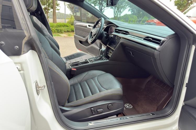 Used Volkswagen FAW-Volkswagen CC 2023 380TSI Striking Edition Interior 11
