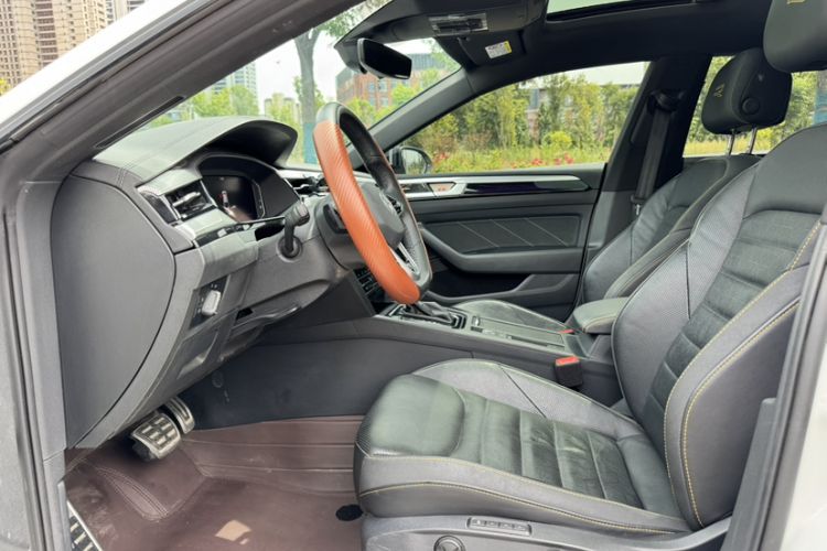 Used Volkswagen FAW-Volkswagen CC 2023 380TSI Striking Edition Interior 2
