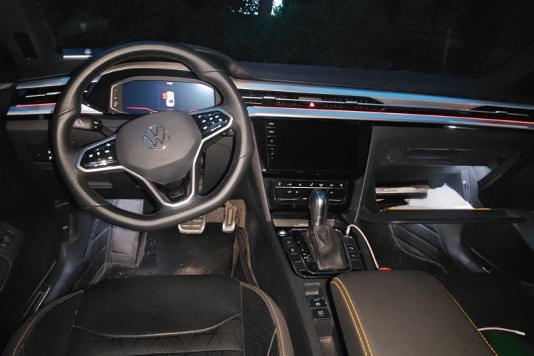 Used Volkswagen FAW-Volkswagen CC 2023 380TSI Striking Edition Interior 2