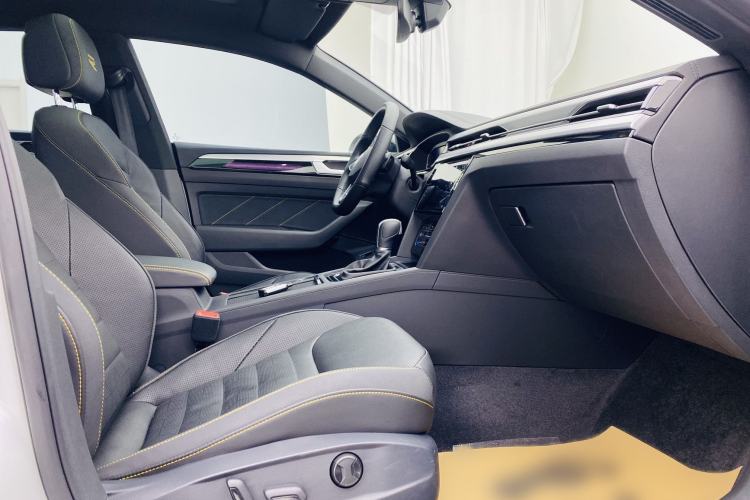 Used Volkswagen FAW-Volkswagen CC 2023 380TSI Striking Edition Interior 3