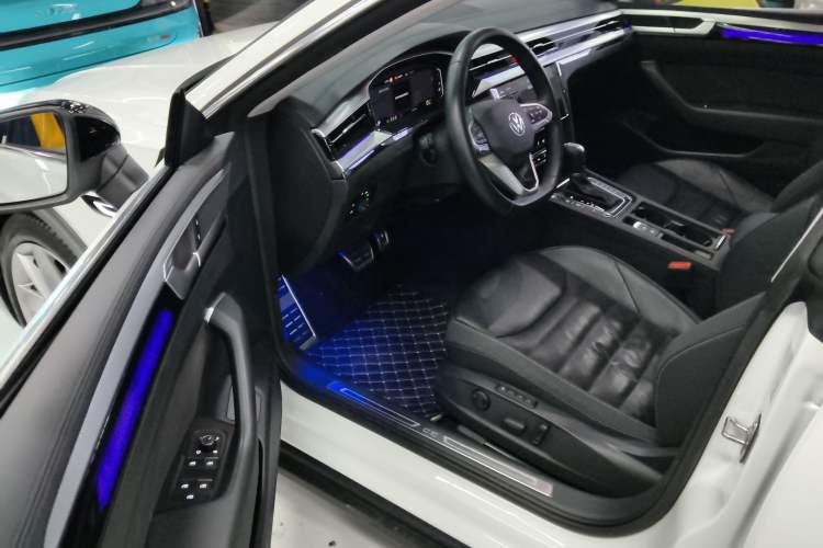 Used Volkswagen FAW-Volkswagen CC 2023 Hunting Vehicle 380TSI Hunter's Heart Edition Interior 3