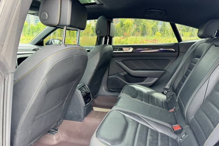 Used Volkswagen FAW-Volkswagen CC 2023 380TSI Striking Edition Interior 3