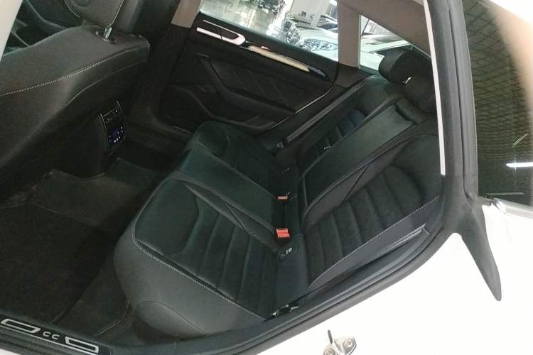 Used Volkswagen FAW-Volkswagen CC 2023 Hunting Vehicle 380TSI Hunter's Heart Edition Interior 4