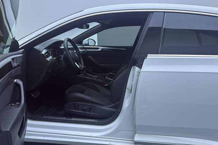 Used Volkswagen FAW-Volkswagen CC 2023 330TSI Ignite Edition Interior 4