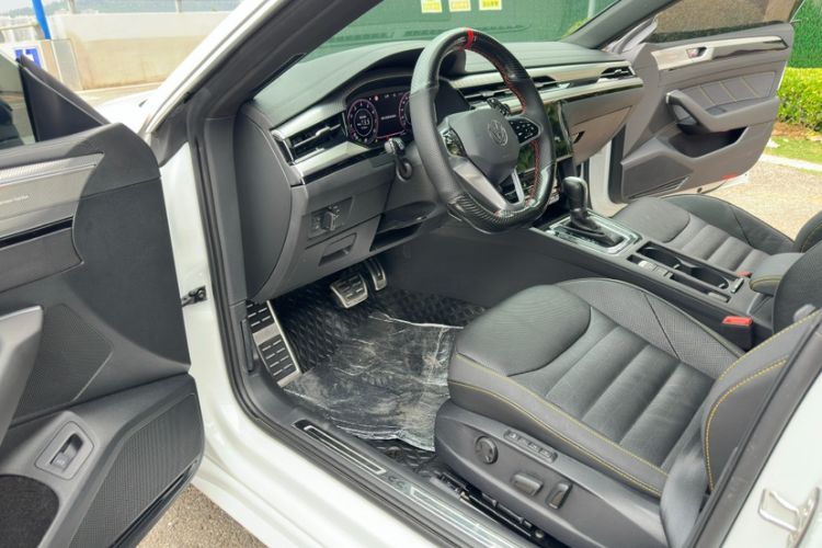 Used Volkswagen FAW-Volkswagen CC 2023 380TSI Striking Edition Interior 6