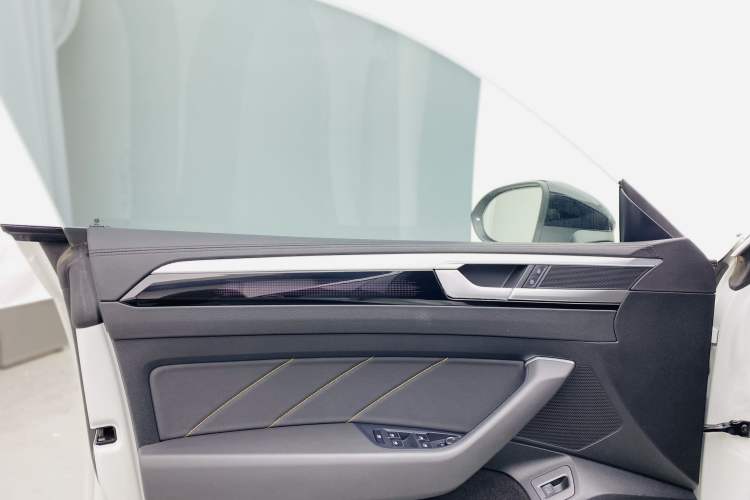 Used Volkswagen FAW-Volkswagen CC 2023 380TSI Striking Edition Interior 8