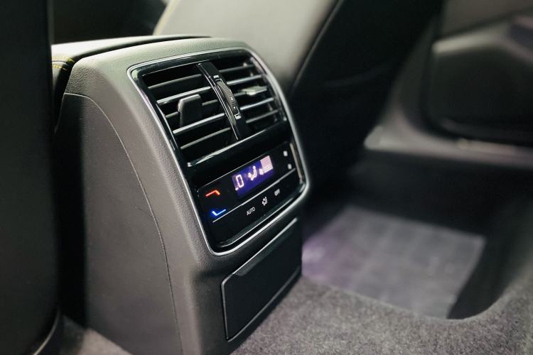 Used Volkswagen FAW-Volkswagen CC 2023 380TSI Striking Edition Interior 9