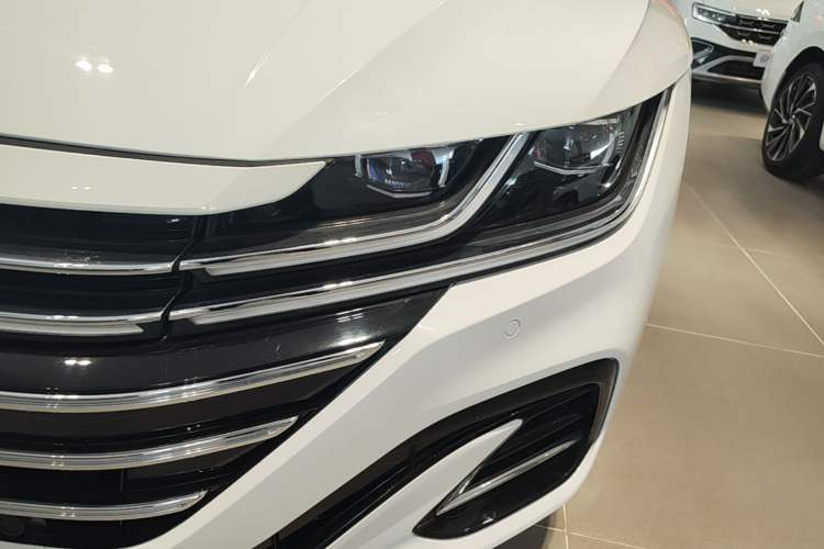 Used Volkswagen FAW-Volkswagen CC 2023 380TSI Striking Edition Left Front Headlight