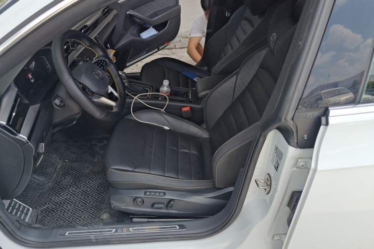 Used Volkswagen FAW-Volkswagen CC 2023 380TSI Striking Edition Left Front Seat