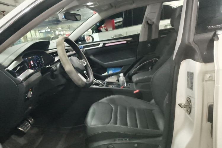 Used Volkswagen FAW-Volkswagen CC 2023 Hunting Vehicle 380TSI Hunter's Heart Edition Left Front Seat