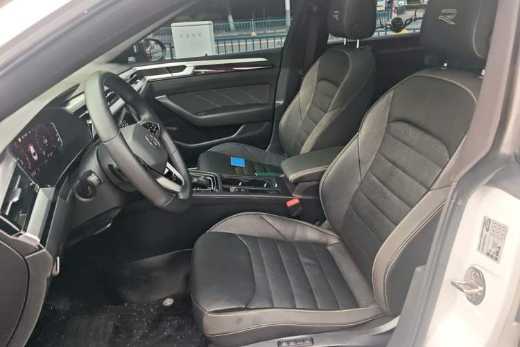 Used Volkswagen FAW-Volkswagen CC 2023 380TSI Striking Edition Left Front Seat