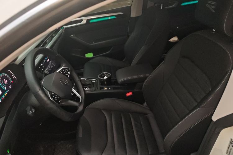 Used Volkswagen FAW-Volkswagen CC 2023 380TSI Striking Edition Left Front Seat